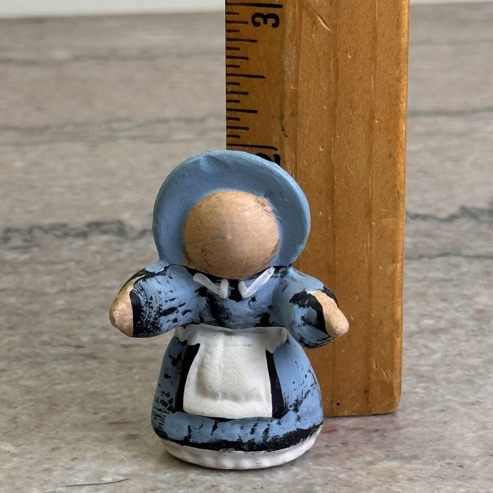 Vintage Hand Painted Faceless Amish Figurine — Primitive Farmhouse Folk Art - Picture 7 of 8